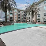 Lux Mid-Rise Walking Distance To Nrg Stadium