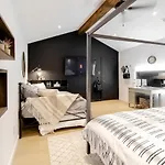 Open Airy Custom Designed Home - 2Kings - Sleeps 14