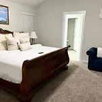 Luxurious 3 Bed Room Home Near Medical Center