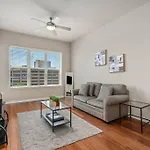 1 Bedroom Modern Escape Mins Fromtx Med Center Free Parking