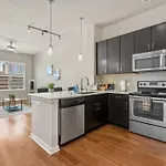 1 Bedroom Modern Escape Mins Fromtx Med Center Free Parking