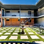 Roomy Urban Apartment Montrose! Free Parking #16