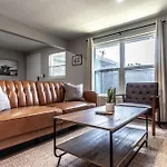 Roomy Urban Apartment Montrose! Free Parking #16
