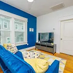 East Downtown Private Restored Historic Apartment_
