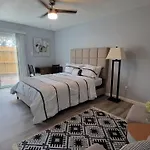 Spacious N Cozy 3 Bedroom // 15 Min From Downtown