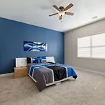 Stylish 3 Bedroom With Tons Of Games And 85 Inch Tv