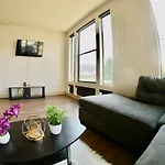 5 Mins To Med Center, Comfy King Beds, Wifi,Gym,Pool