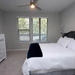 Comfortable Getaway Downtown Htx