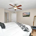 Tranquil 3Br Getaway:Modern
