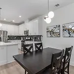 Heart Of Houston, Unit B