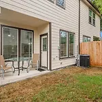 Heart Of Houston, Unit B
