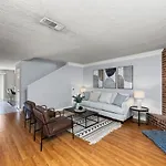 Montrose Two Homes 4 Bedroom 3400Sf Sleeps 20 Downtown Multiple Families