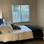 Lux 2/2 With Resort Amenities