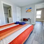 Elegant 1 Bed Montrose - Rome @The Italian Plaza