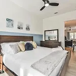 Inter-Connected Duplex 8Br Sleeps 22 Swim Spa