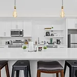 Modern Retreat I Dtown 15 Min Sleeps 12 Parking 4