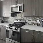 Landing Modern Apartment With Amazing Amenities Id1803X06