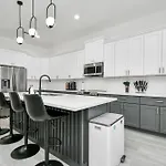 2 Homes•Sleeps 18•Gated•10 Mins To Dwntwn•Smarttvs