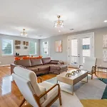Spacious 3 Bed House Near Md Anderson With Free Parking & Wi-Fi