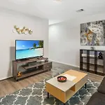 Cozy Two Bedroom Home Minutes From Downtown!