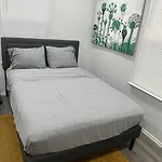 Cozy 1 Bed Close To Downtown