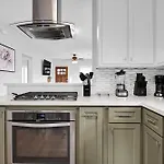 *Sweet Houston*/12Ppl/3Br/1B