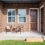 Elegant Home In Gated Community