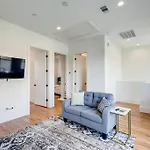 4 Story Modern Home Sleeps 10 - Dt Views!