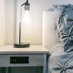 Montrose Guesthouse Suites By Dunyha