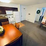 The Holistic Escape W/Fast Wifi & Free Parking