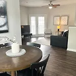 Hidden Gem At Med Center 2Br & 2Ba Apartment