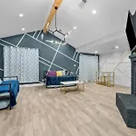 Spacious Galleria Apartment With Free Park