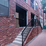 Luxurious One Bedroom One Bath Midtown