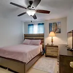Central Houston Townhome With Patio 4 Mi To Airport
