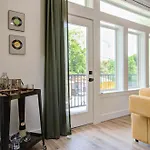 3Bd-Rooftop Movie Theater-Bbq-Retro Music Theme-Downtown 8Mins