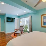 Central Houston Apartment With Furnished Patio!