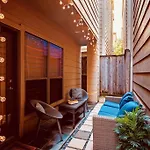 Walking Distance To Galleria Mall And River Oaks District Modern Home