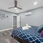 Elegant 2Br Apt Near Med Center With Free Park