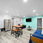 Lovely Montrose 3Br Apt With Fast Wi-Fi & Free Park