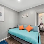 Tiffany Hip Montrose Apt Near Medcenter Uh & Nrg