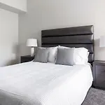 Landing At The Milano - 1 Bedroom In Briar Forest
