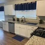 Charming 3Bdrm Retreat Near Hcu