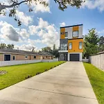 South Houston Townhome With Patio And Gas Grill!