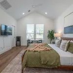 Boho-Mod Studio At East Downtown
