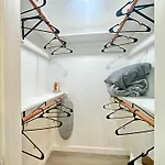 1Br And 1 Ba In The Prime Location Of Montrose, Houston\'S Best Spots