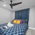Comfy 2Br In Prime Spot With Free Parking And Pool