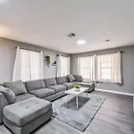 Comfy 5Br Holiday Home With Hot Tub, 10Min From Ngr Stadium
