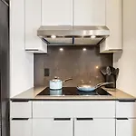 Two-Bedroom Apt Gorgeous Decor Resort Amenities