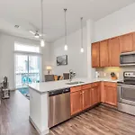 U5 Penthouse Dow Town