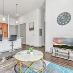 U5 Penthouse Dow Town